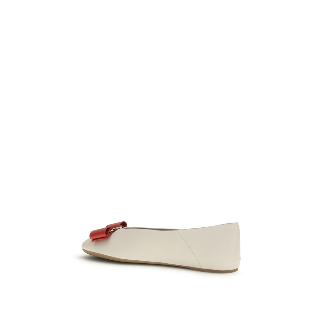 Ferragamo White Calf Leather Bos Taurus Ballet Flats - immagine 3