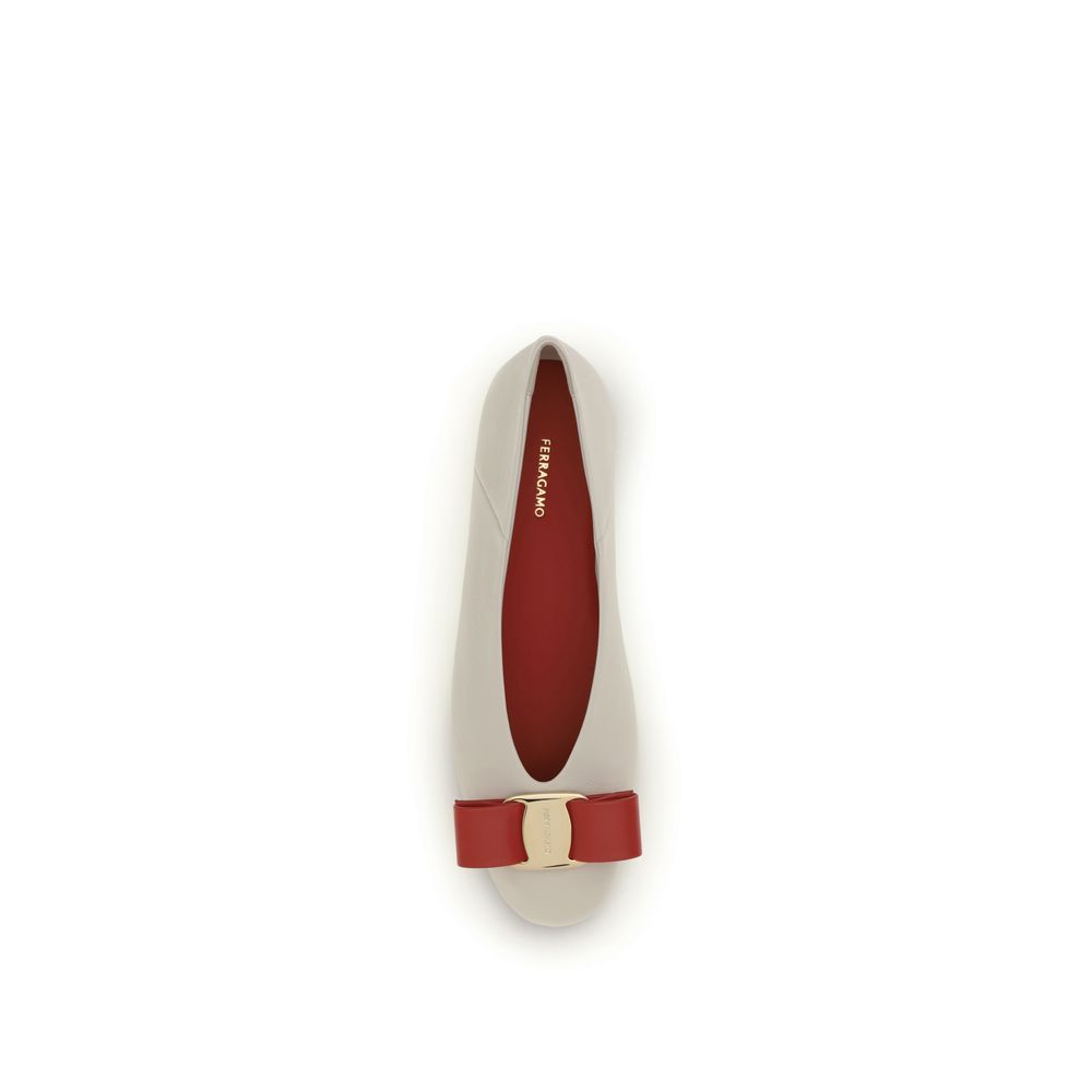 Ferragamo White Calf Leather Bos Taurus Ballet Flats - immagine 4